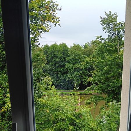 Chambre Privee Dans Une Maison Familiale Charmes  Eksteriør billede