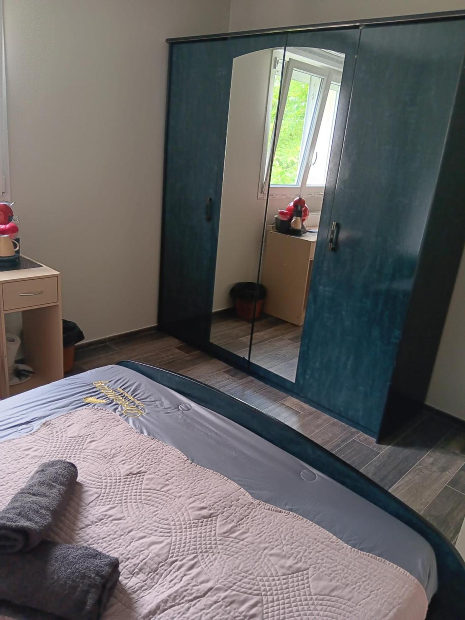 Chambre Privee Dans Une Maison Familiale Charmes  Eksteriør billede